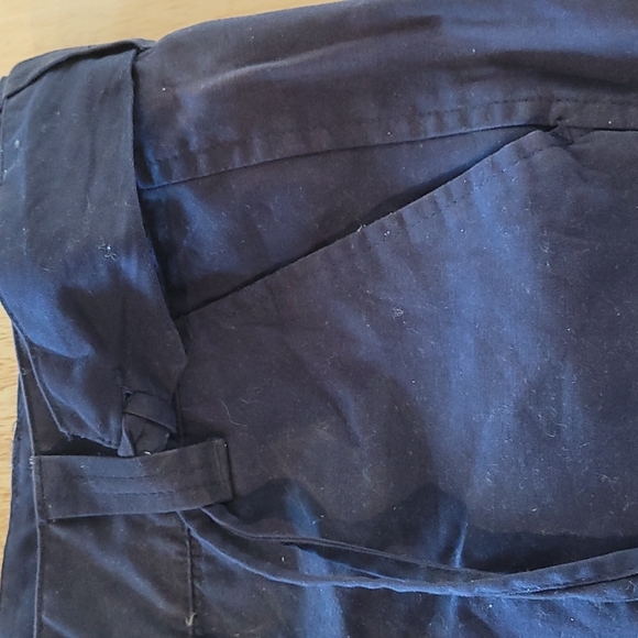 Navy shorts with pockets - Picture 6 of 8